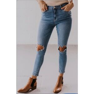 Free People | High Rise Busted Knee Boho Edgy Grunge Skinny Jeans Size 31R